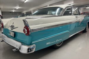 Ford Crown Victoria –56