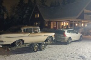Köpes: Framruta Chevrolet 1958