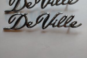 Cadillac convertible 65-70 Deville emblem