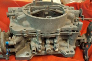 Köpes: Carter förgasare Cadillac 390 