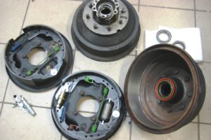 Bromsar bak till Ford F250/350 och van E250/350 1977-