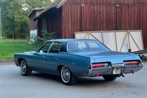 Buick Lesabre Custom Sedan –72