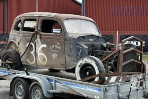 Köpes: Identitet/papper  delar Ford -36