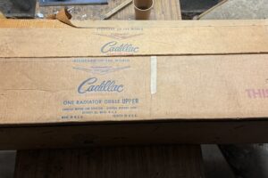 NOS Cadillac 1963 grill 2 delar