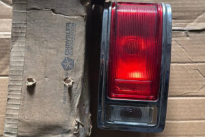 Dodge coronet 1965 nos baklampa