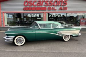Buick Super Riviera Coupe. Svensk helrenoverad till superskick –58