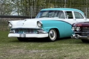 Ford Town sedan –56