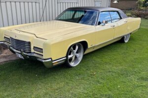 Lincoln Town car –71