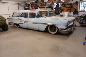 Pontiac Chieftain safari –58