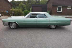 Cadillac sedan deville –65