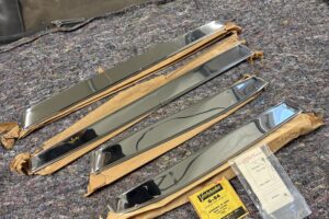 Nos ventshades/vindavvisare 1963-1964 Buick/Oldsmobile