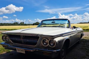 Chrysler 300 convertible –64