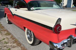 Ford Fairlane Victoria –56