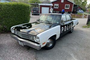 Mopar Valiant polisbil –74