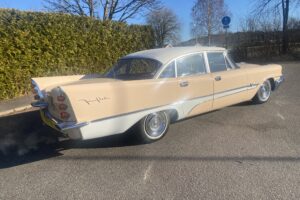DeSoto Fireflite 4dr stolpe –58