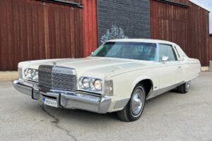 Chrysler New Yorker Brougham Hardtop –74