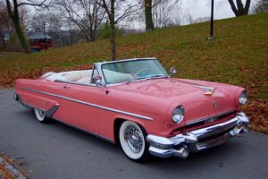 Lincoln Capri Cabriolet ( George Barris ) –55