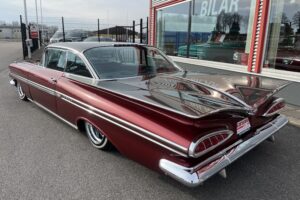 Chevrolet Impala Sport Coupe 348 / 700. –59