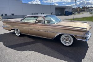 Oldsmobile Ninety-Eight Sport Coupe –59