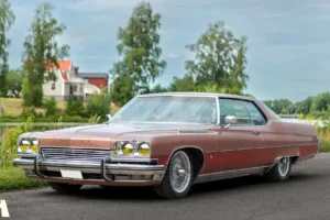 Buick buick custom coupe –73