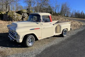 Chevrolet 3200 Stepside –57