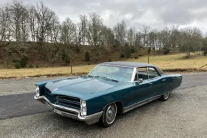 Pontiac Bonneville  –66