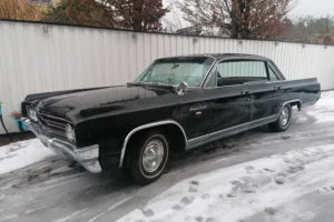Oldsmobile Ninety Eight 4drht  –63