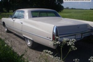 Cadillac Sedan deville –68