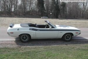 Dodge Challenger –71