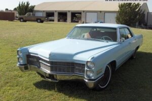 Cadillac Sedan de ville –66