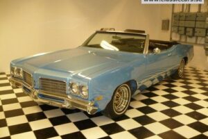 Oldsmobile Delta 88 cab –70