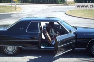 Cadillac Cupé de ville –73
