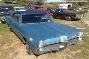 Pontiac Bonneville cab –67