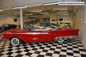 Ford Sunliner cab –59