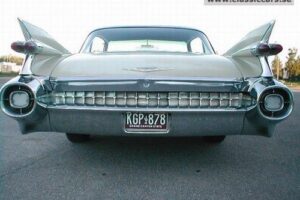 Cadillac SEDAN  DE  VILLE 4dht –59