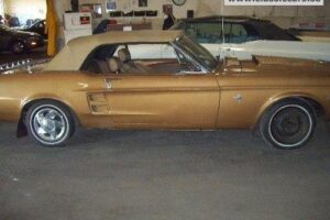 Ford Mustang cab –67