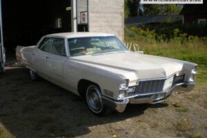 Cadillac Sedan de ville –68