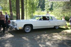 Lincoln Town coupe –76