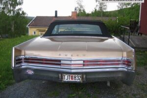 Buick Electra cab –65