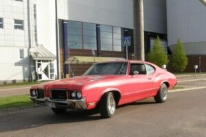 Oldsmobile Cutlass-fastbac –72