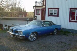 Oldsmobile Cutlass salon –76