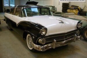 Ford Crown victoria –55