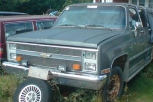 Chevrolet Suburban –84