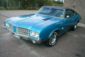 Oldsmobile Cutlass supreme –71