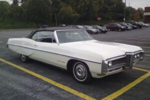 Pontiac Bonneville cab –68