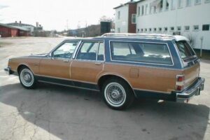 Buick Electra estate wagon –83