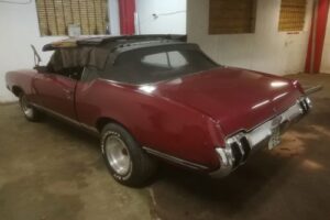 Oldsmobile Cutlass supreme –70