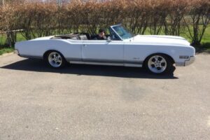 Oldsmobile Delta 88 cab –66