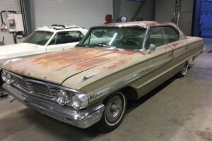 Ford Galaxie 4dr ht –64