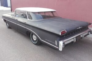 Oldsmobile Flattop 4 dr ht –60